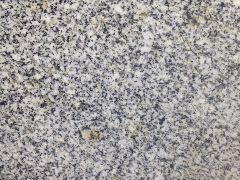 Серая горка гранит в Курске